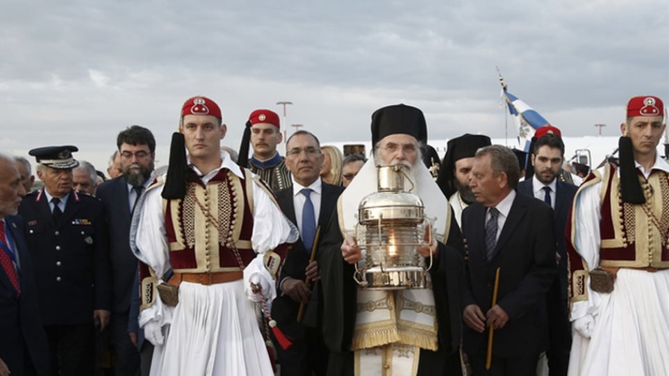 ΜΕ ΤΙΜΕΣ ΑΡΧΗΓΟΥ ΚΡΑΤΟΥΣ ΤΟ ΑΓΙΟ ΦΩΣ ΣΤΗΝ ΕΛΛΑΔΑ.ΒΙΝΤΕΟ ...